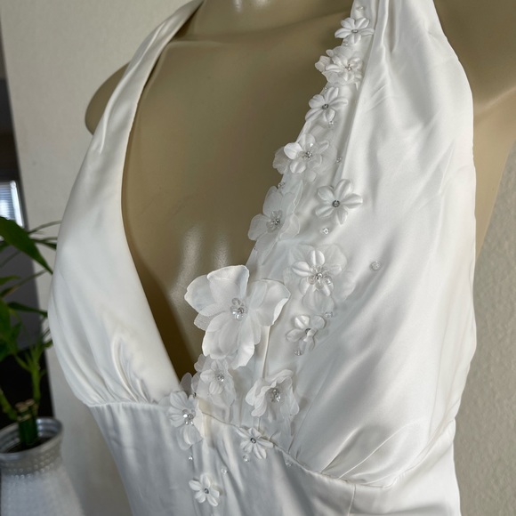 Wedding dress - Picture 7 of 13